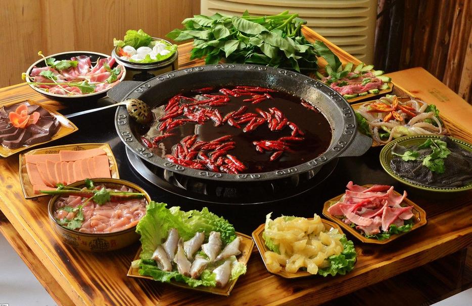 传统火锅店模式PK外卖自营模式