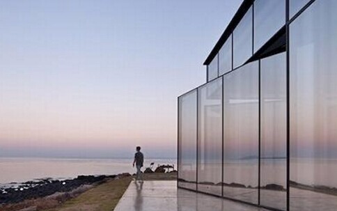 去济州岛的话，这家玻璃咖啡店一定要看看