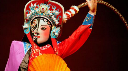 【观点】餐饮老字号变脸卖火锅，变出的到底是商机还是危机？