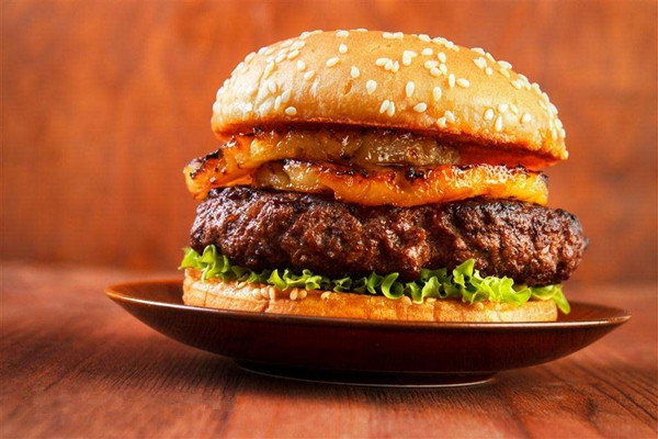 麦当劳、肯德基、汉堡王如何通过一个汉堡的定价让利润最大化？|餐饮界