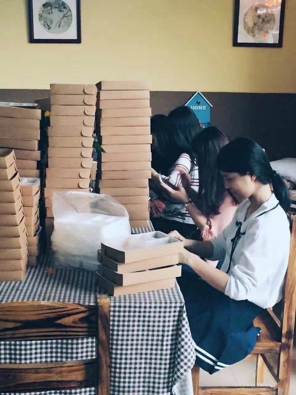 这家外卖炒出60%的复购，全靠这个有“手段”的女文青