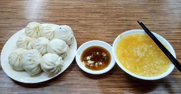 60平米早餐店一早收了5000块，老板做了这五件事