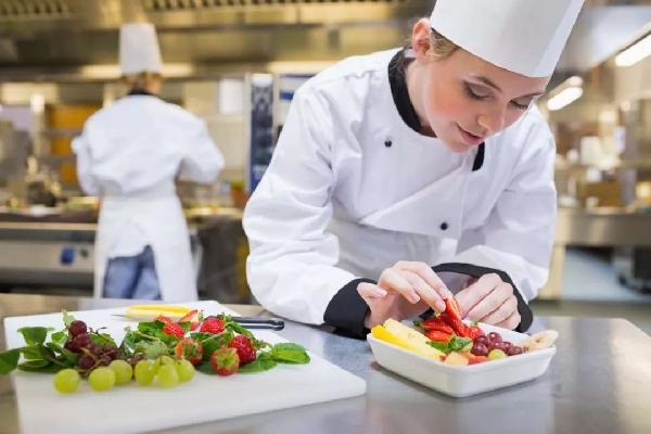 厨师要想平步青云，一定要摆脱这些穷人思维！