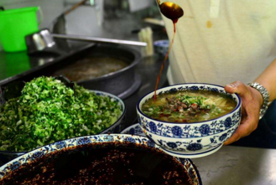 一碗上进的牛肉面！上海、杭州、苏州三地青海拉面店摁下互联网+的增收“快进键”