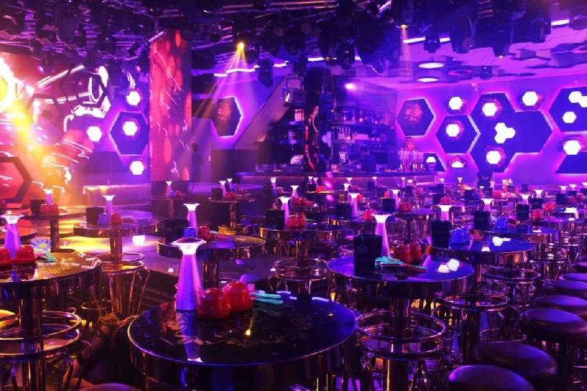 餐饮门店纷纷画风突变，餐厅的视觉体验确实该重新审视了