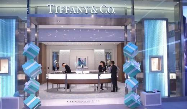 从时尚到过时，Tiffany蓝是这样一步步被餐饮人用废的！