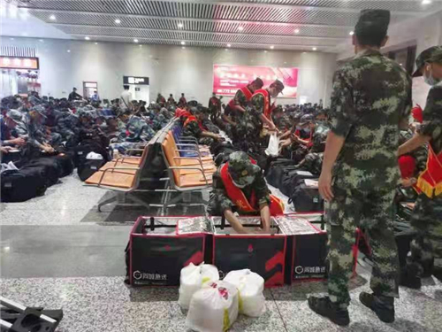 专业服务暖兵心 顺丰同城免费配送尽显温情