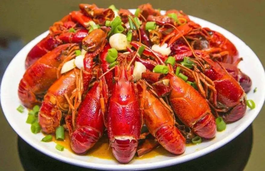 夜宵之王“小龙虾”正陷冰火两重天，如何破局？| 观察