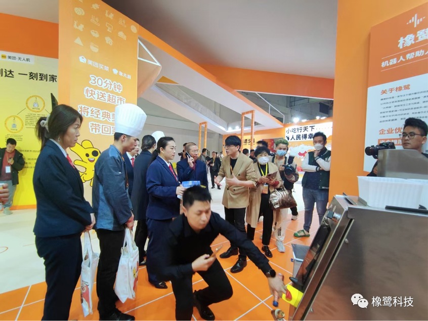 美团携手美膳狮亮相餐博会 共同助力餐饮业智能化升级|餐饮界