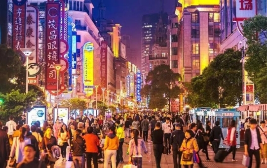 夸父炸串：草根的土壤与温床