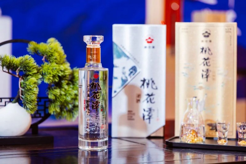 在桃花潭酒春游定制展，汇通达帮酒商链接“桃花运”