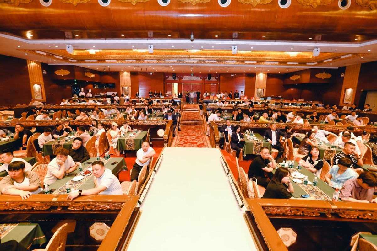 潮月新生·聚势共赢：玺士多食品中秋产品展暨礼购方案发布会举办