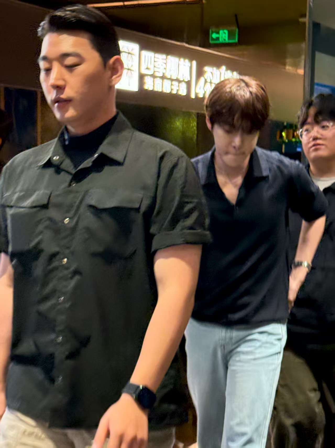 粉丝与偶像的 “双向奔赴”：NCT金道英追随粉丝推荐，打卡四季椰林椰子鸡