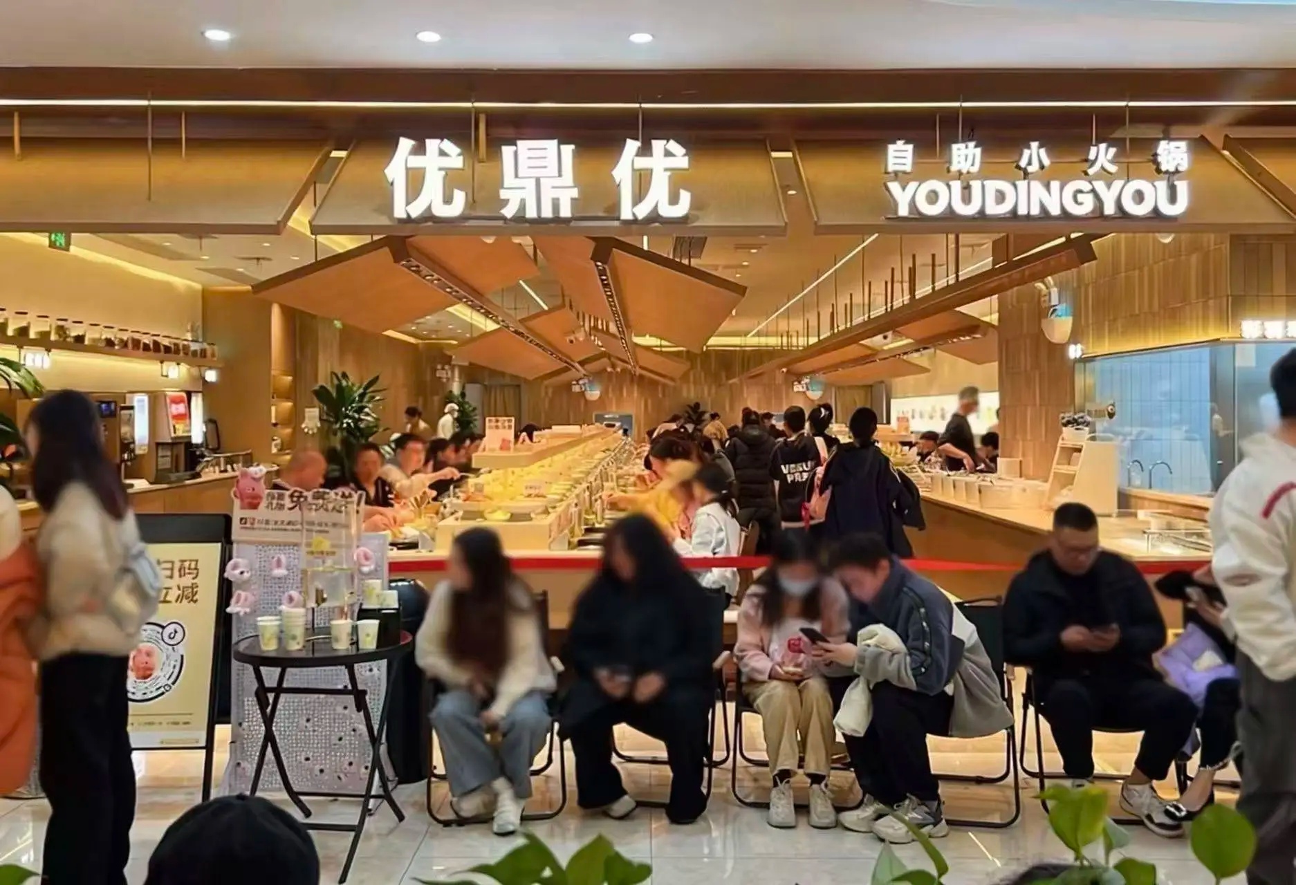 长沙又出新王，日排队超2000桌，海底捞旗下举高高原班人马再造一个小火锅！|餐饮界